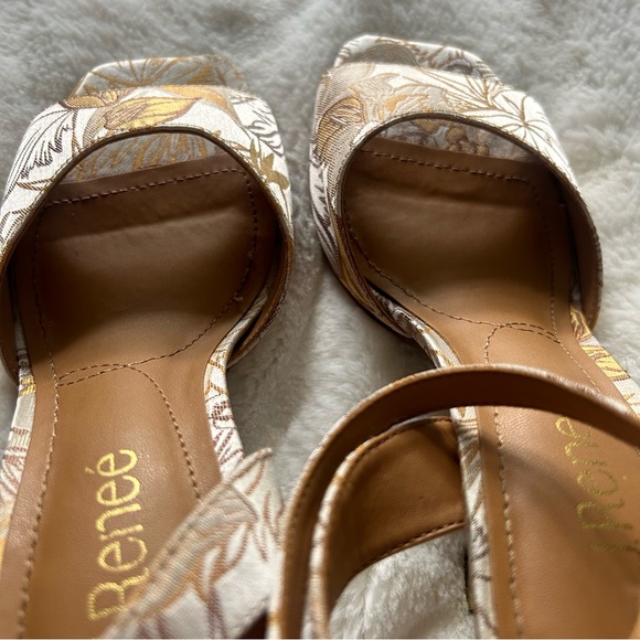 J. RENEE Floral Vaarika Heel in Gold / Taupe - Yellow / White - Picture 9 of 9